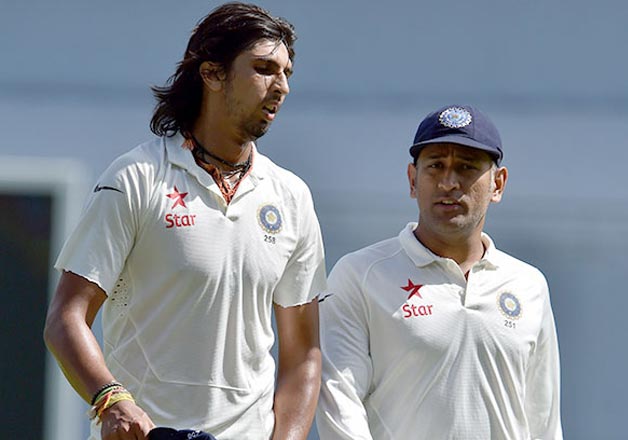 Ishant Sharma with Dhoni