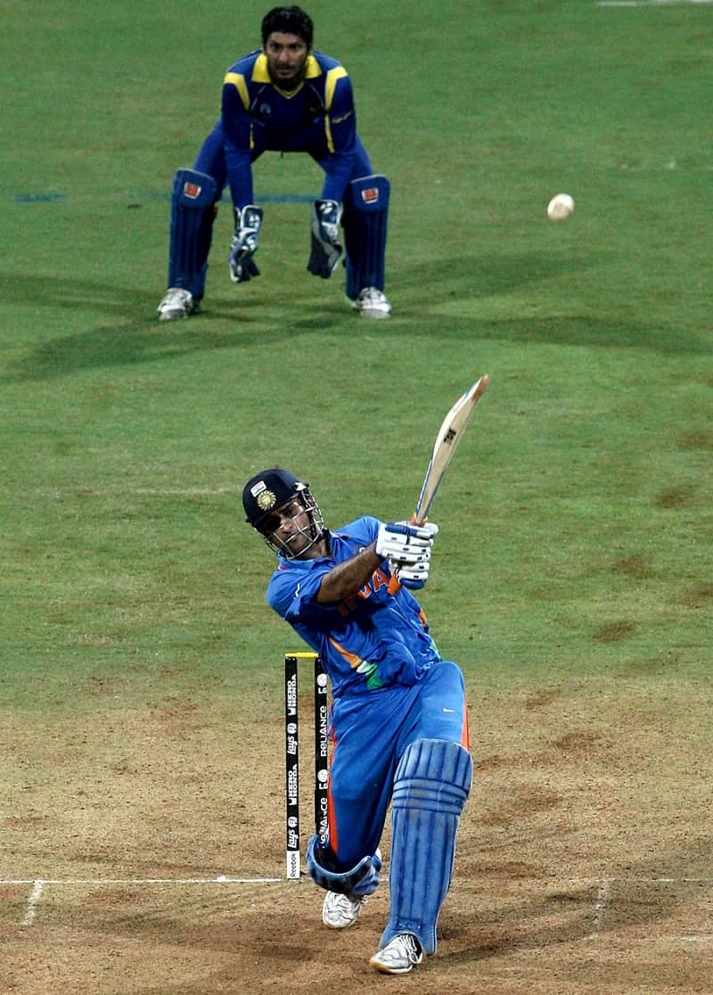 dhoni six world cup 2011